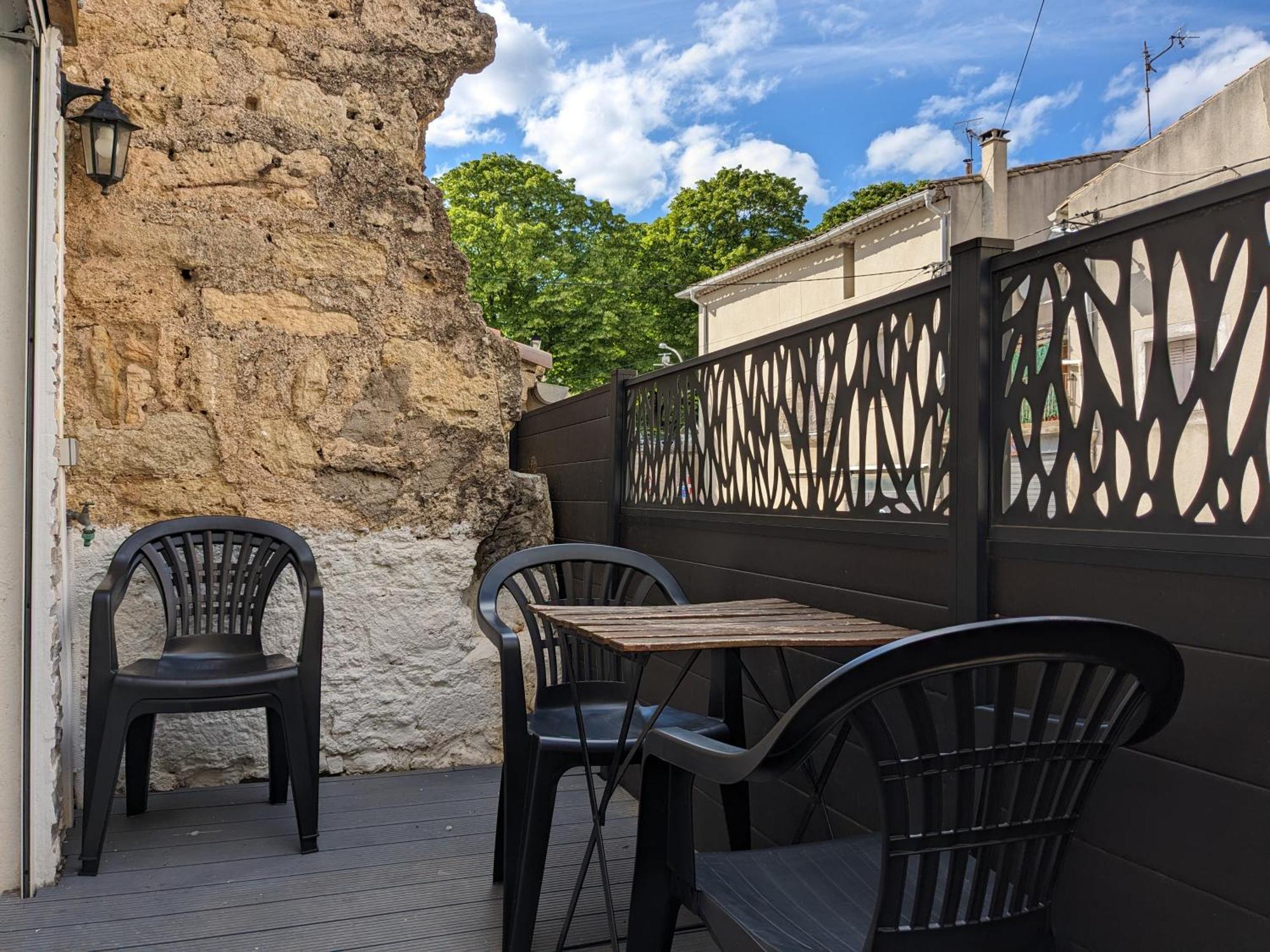 Spacious Town House With Balcony Montagnac  Exterior photo